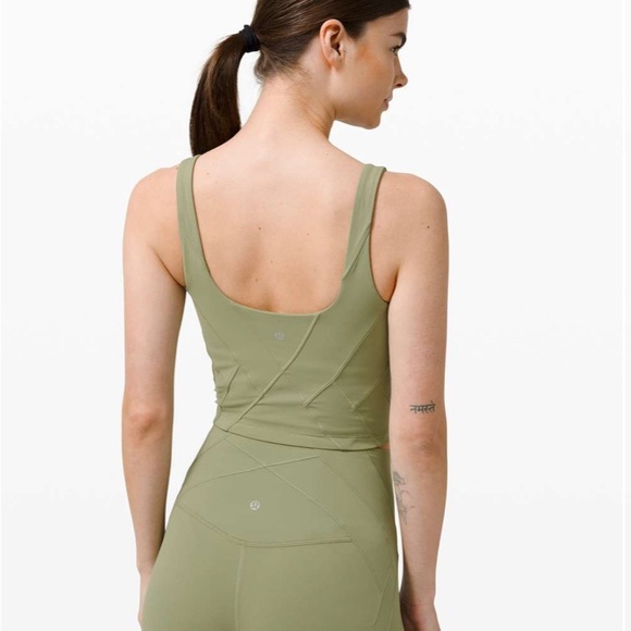 Lululemon Nulu Fold Tight Crop Yoga Tank Top
Rosemary Green size 12 NWT - Picture 2 of 7
